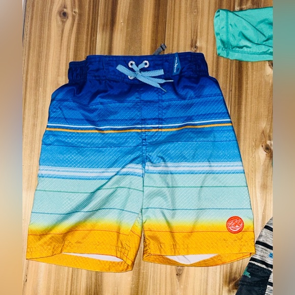 UV SKINZ Toddler Boy Swim Set w/ Hat size 5 & Extra pair of Zero X Sz 5/6 Trunks - Picture 12 of 14